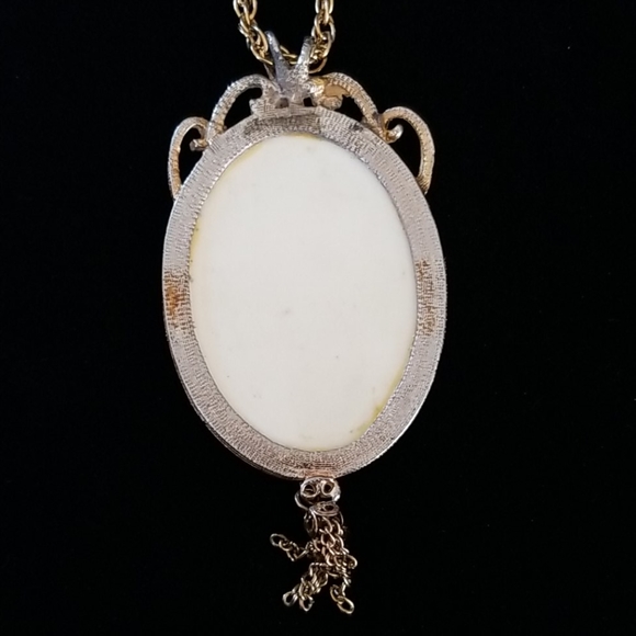 Vintage Victorian Lady Gold Tone Pendant Necklace - Picture 4 of 9